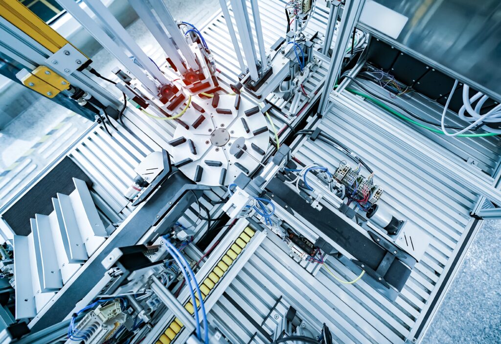SPE steht für die leistungsfähige und besonders wirtschaftliche Verdrahtung mittels nur einer Doppelader - und somit für eine kostengünstige, Ressourcen schonende Vernetzung im Anlagenfeld.