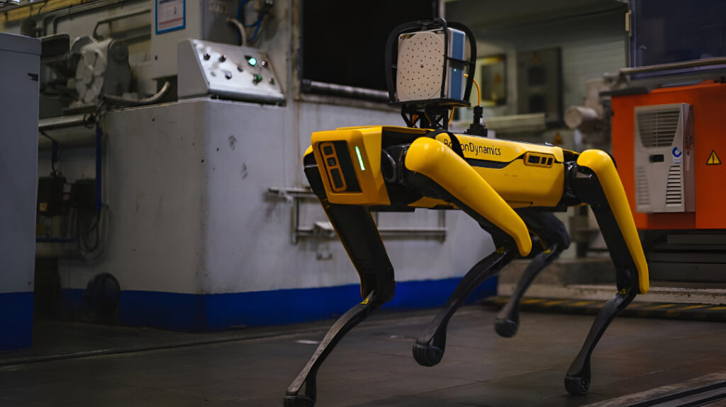 Bild 4 | Montiert auf Boston Dynamics Roboter Spot, geht Flukes akustische Kamera SV600 ferngesteuert auf die Suche nach Lecks. Bild: Fluke Deutschland GmbH
