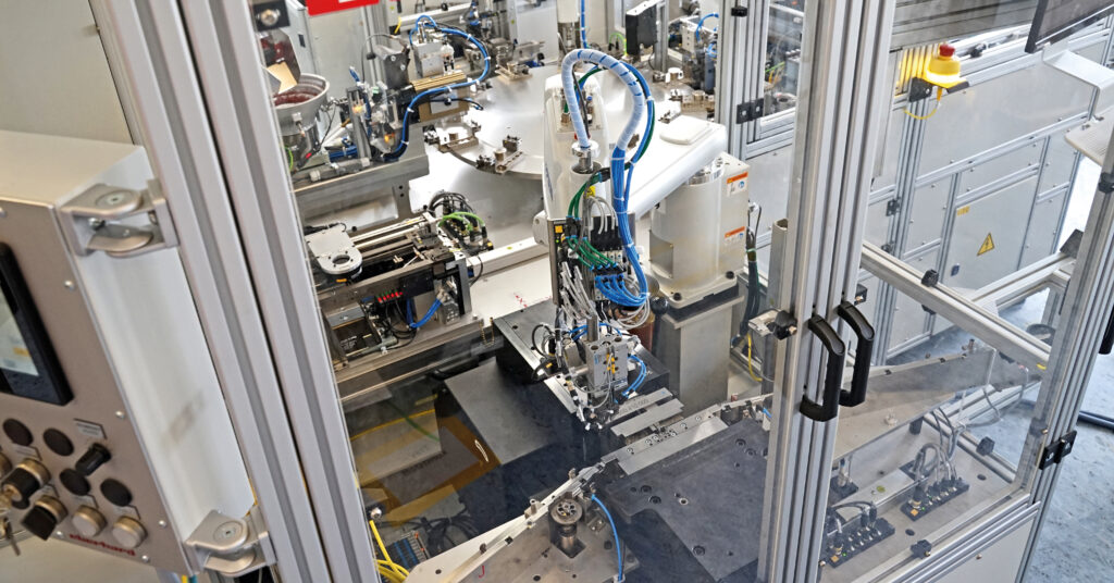 Montagezellen wie diese lassen sich mit Turcks Safe-Link-Modulen effizient und zuverlässig absichern.
Bild: Hans Turck GmbH & Co. KG