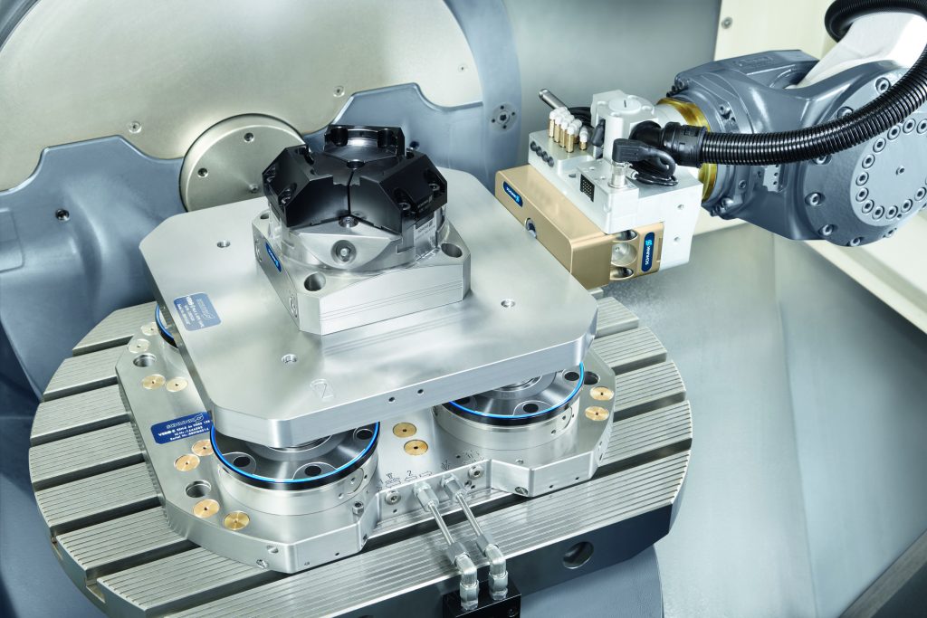 Für das Spannen von schweren und komplexen Werkstücken sowie bei hohen
Anforderungen an die Spanngenauigkeit ist die Palettenautomation geeignet. Bild: Schunk SE & Co. KG Spanntechnik