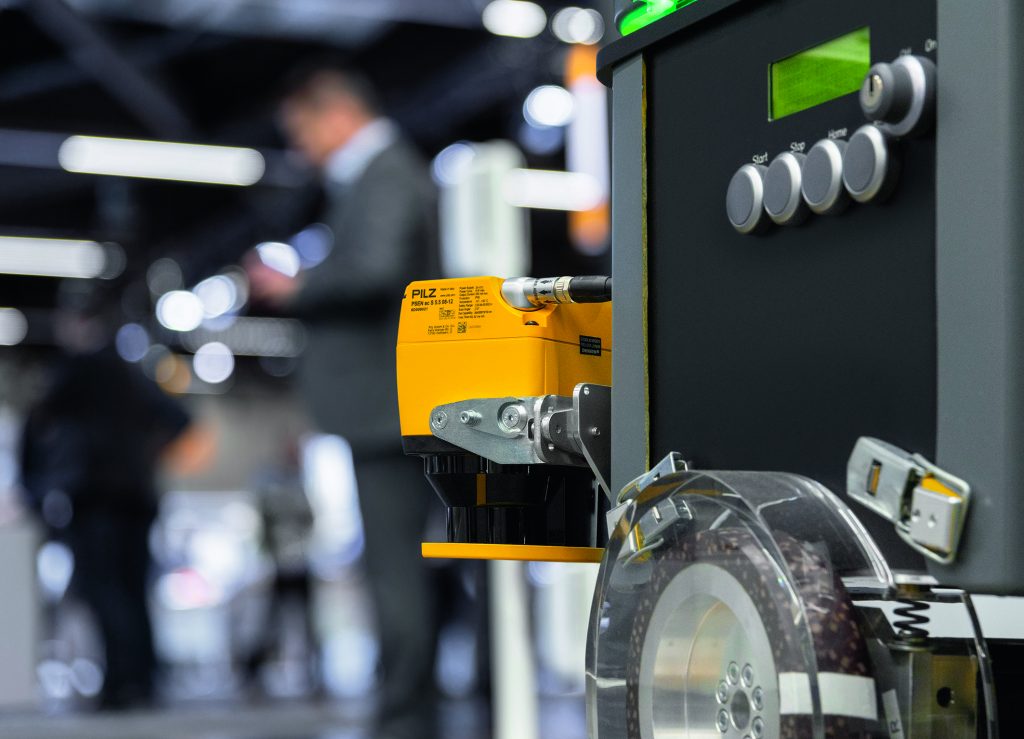 Das Automatisierungsunternehmen Pilz präsentiert auf der LogiMAT Lösungen aus Safety und Industrial Security rund um die sichere Automatisierung und den sicheren Betrieb mobiler Plattformen. Bild: Pilz GmbH & Co. KG