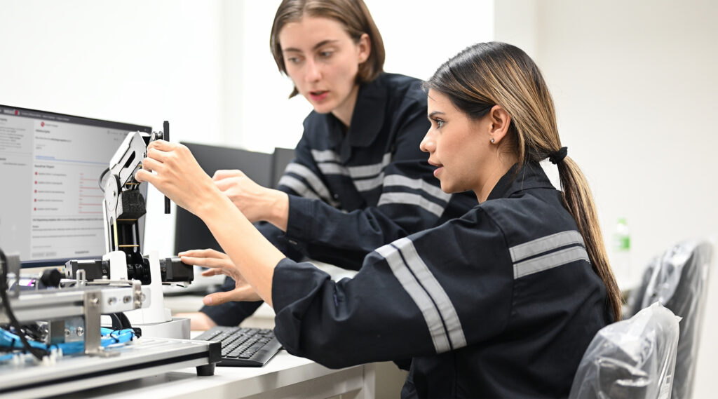 Bild: &copy;1st footage/shutterstock.com / Isax GmbH & Co. KG