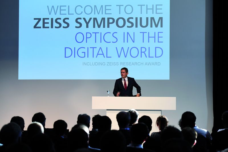 Erfolgreiches Optik-Symposium bei Zeiss