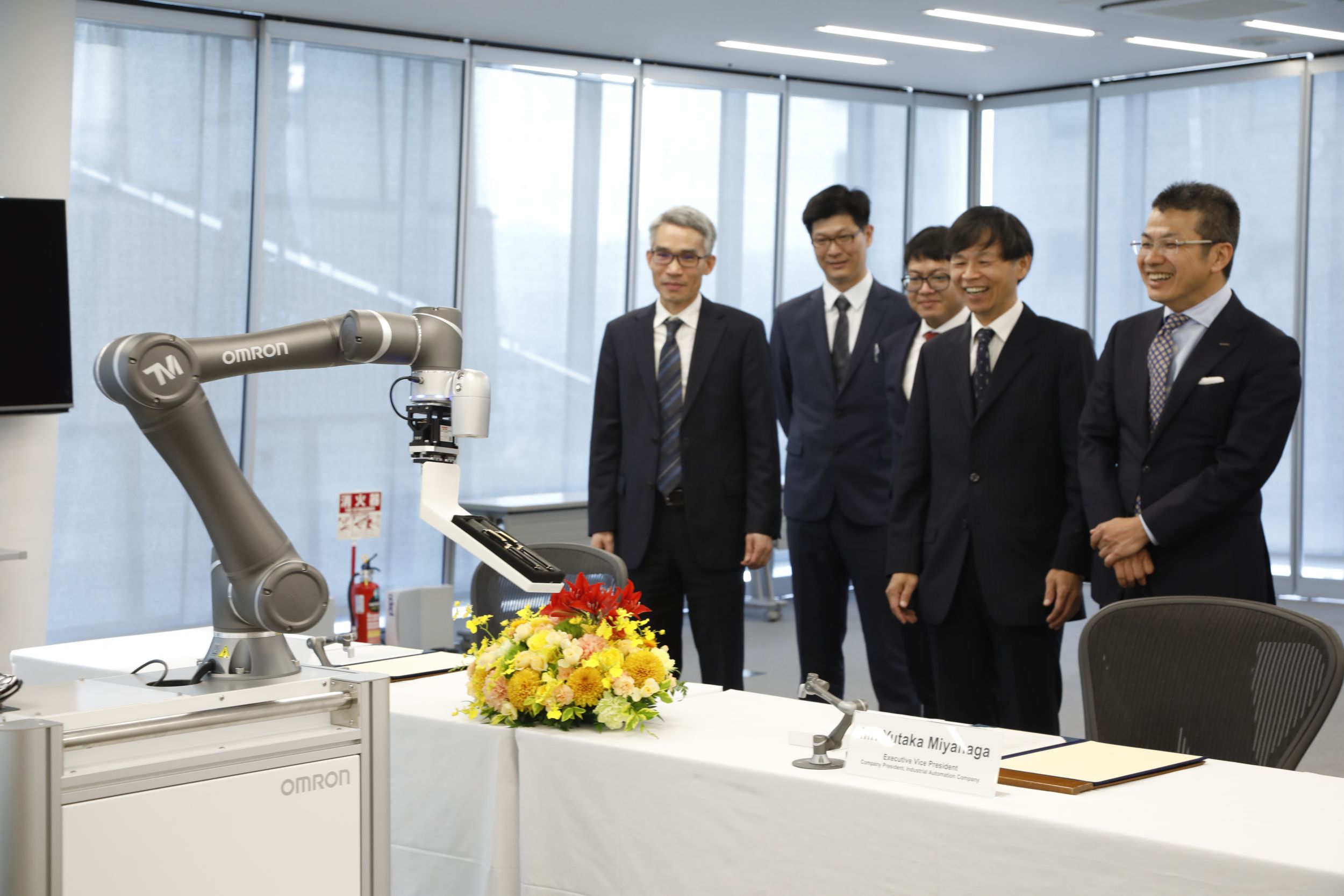 Partnerschaft zwischen Omron und Techman Robot