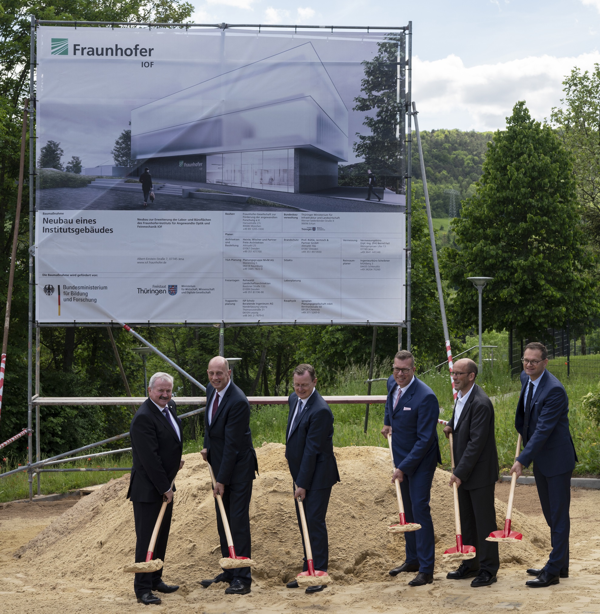 Spatenstich für neuen Forschungsbau