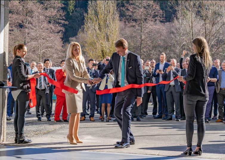 Wenzel eröffnet neues Solution Center