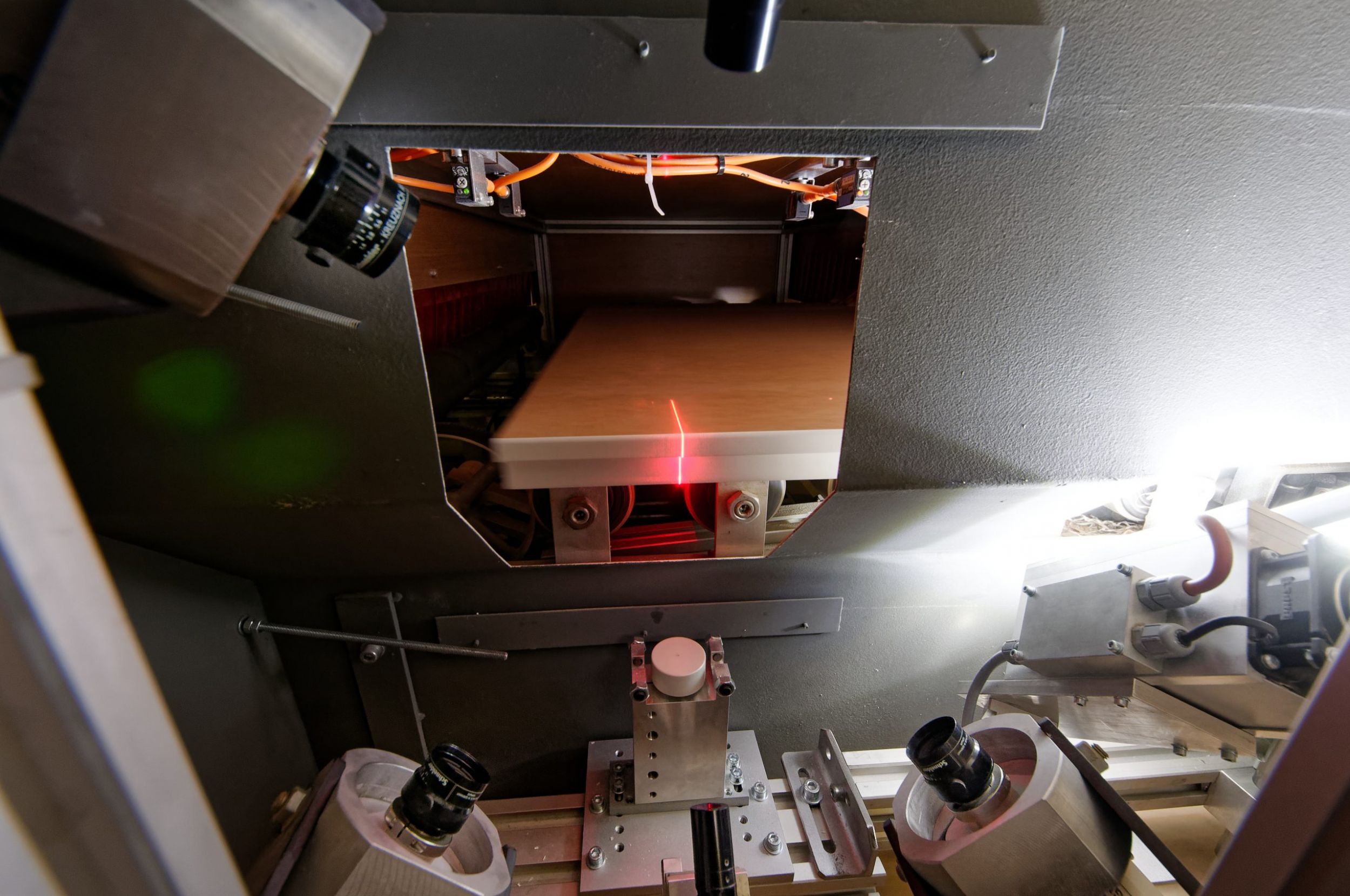 3D-Inline-Inspektion bei der Fertigung von Innentüren