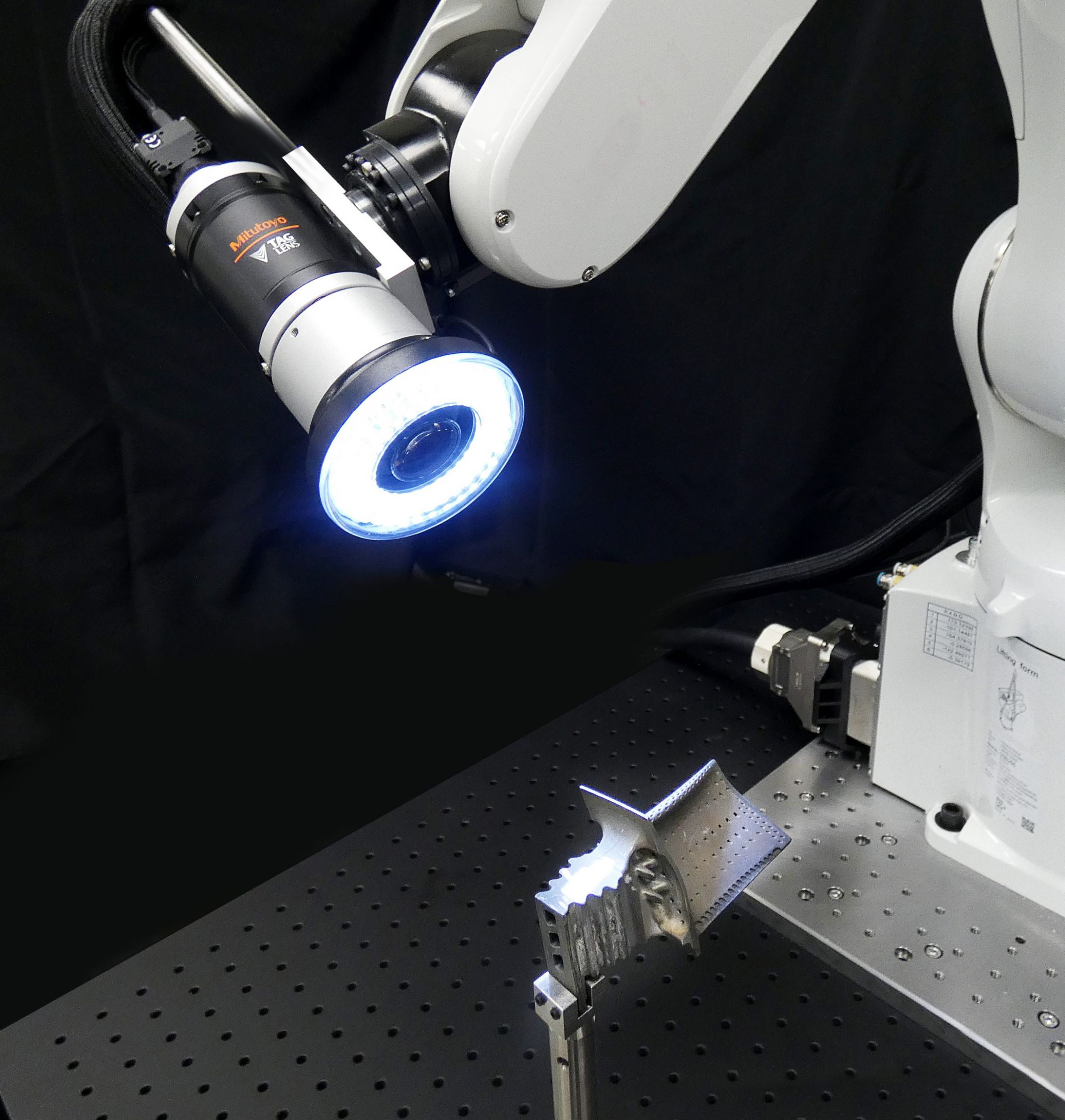 Ultraschnelles Autofokussystem für Robot Vision Systeme