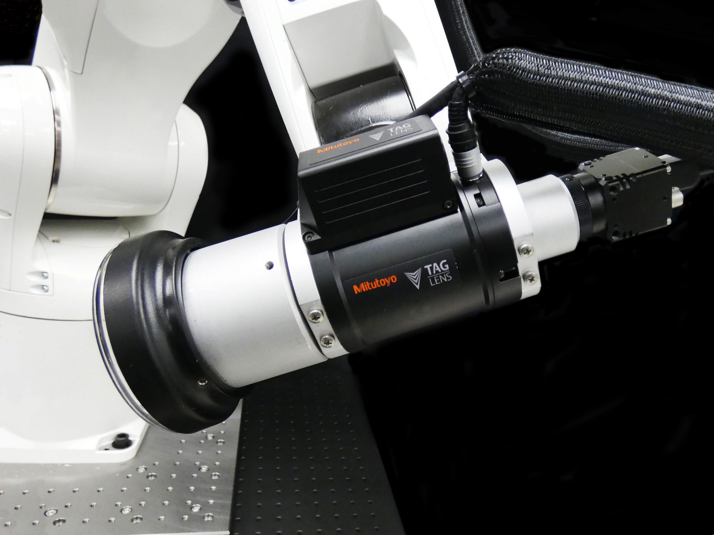 Ultraschnelles VarifokusSystem für RobotVisionSysteme inVISION