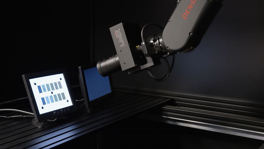 Bild 1 | Ein automatisiertes Vermessungssystem, gemeinsam von TechnoTeam Bildverarbeitung und Denso Robotics entwickelt, bringt Zeit- und Effizienzvorteile um den Faktor 20.