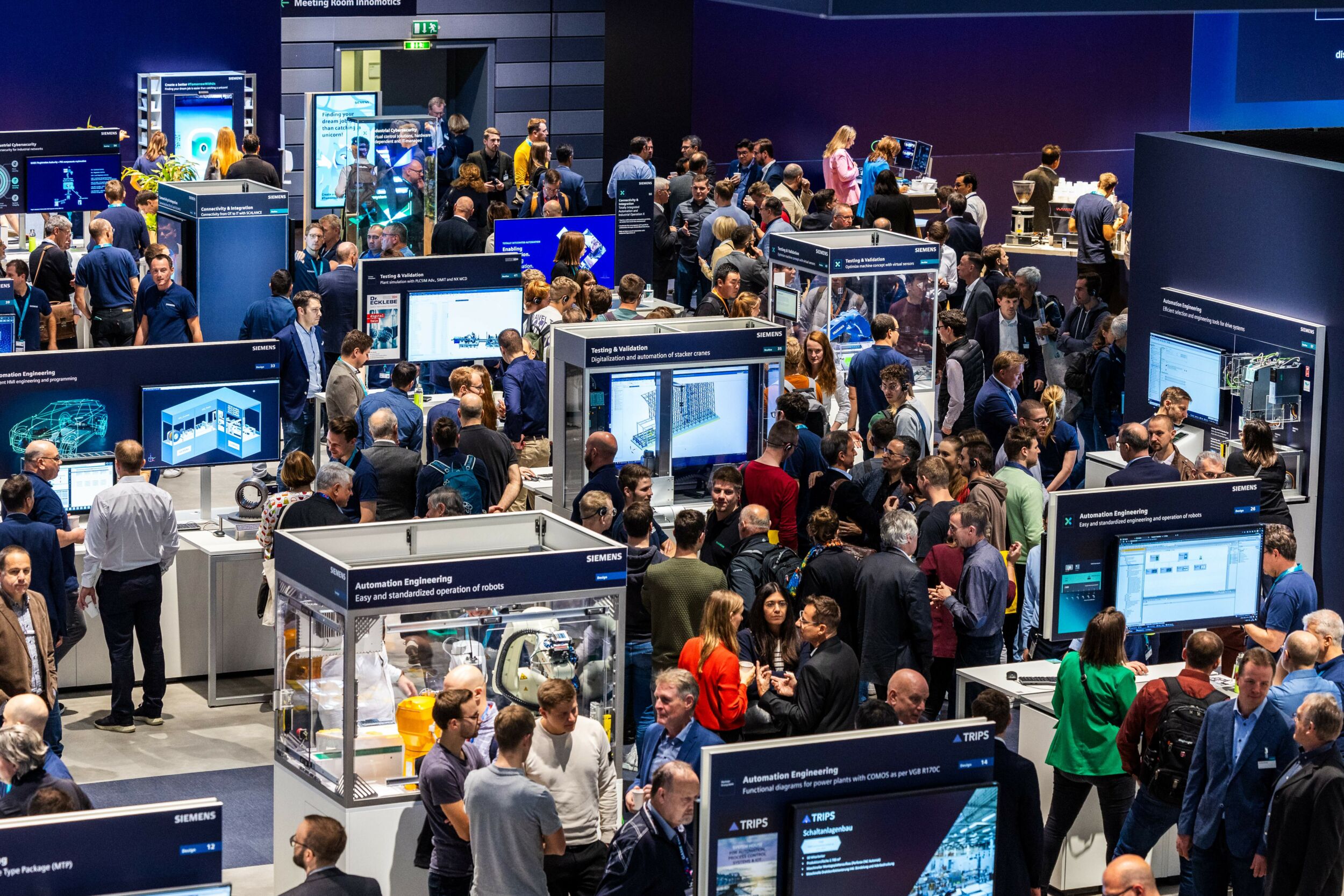 Rund 1.200 Unternehmen sind in 16 Messehallen auf einer Fläche von circa 125.000qm vertreten.