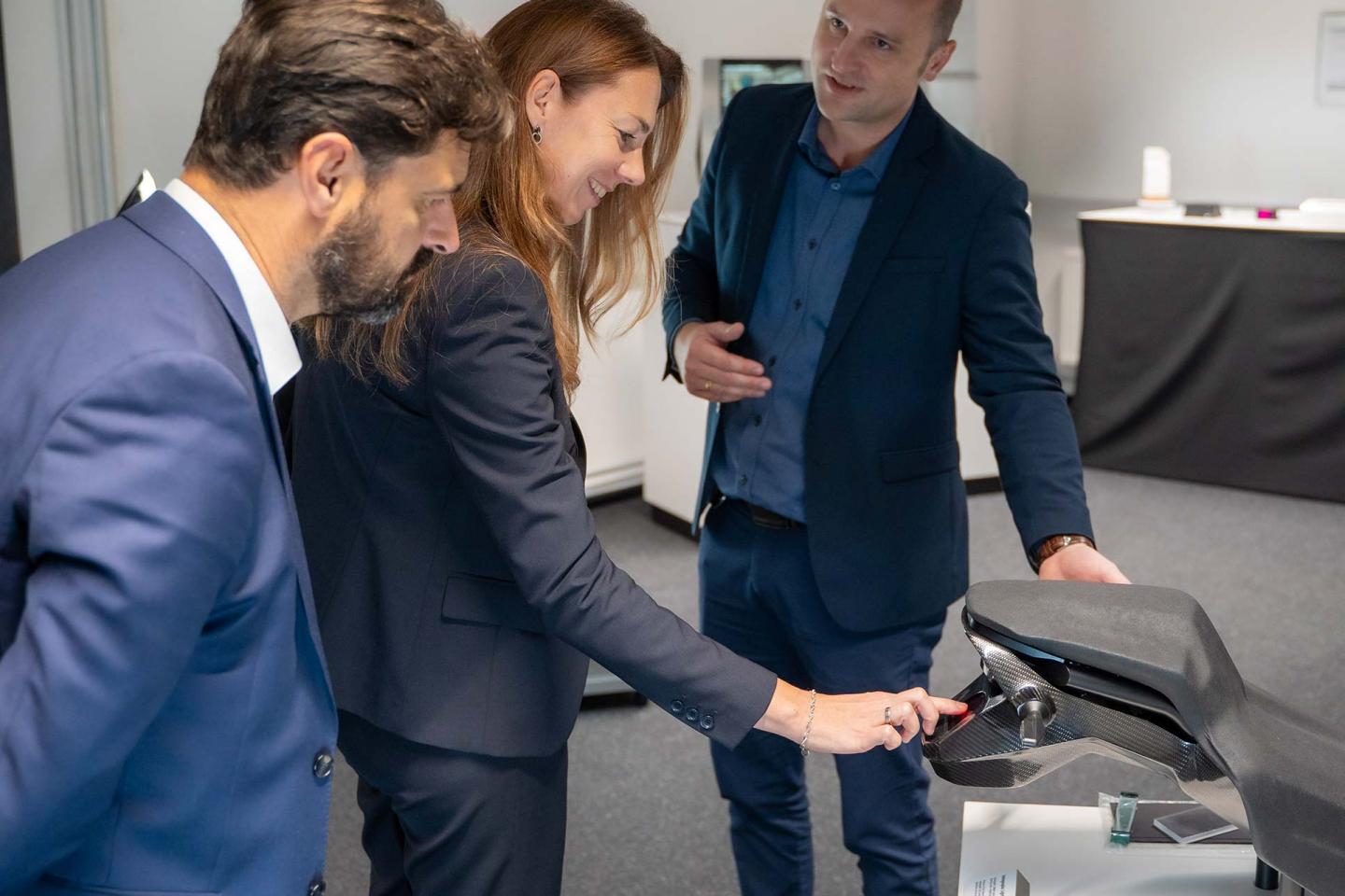 Zeiss und Tesa kooperieren