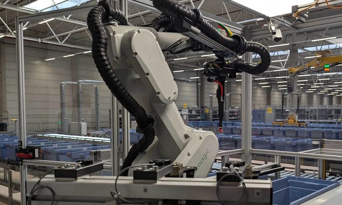Finanzierung für KI-gesteuerte Roboterarme
