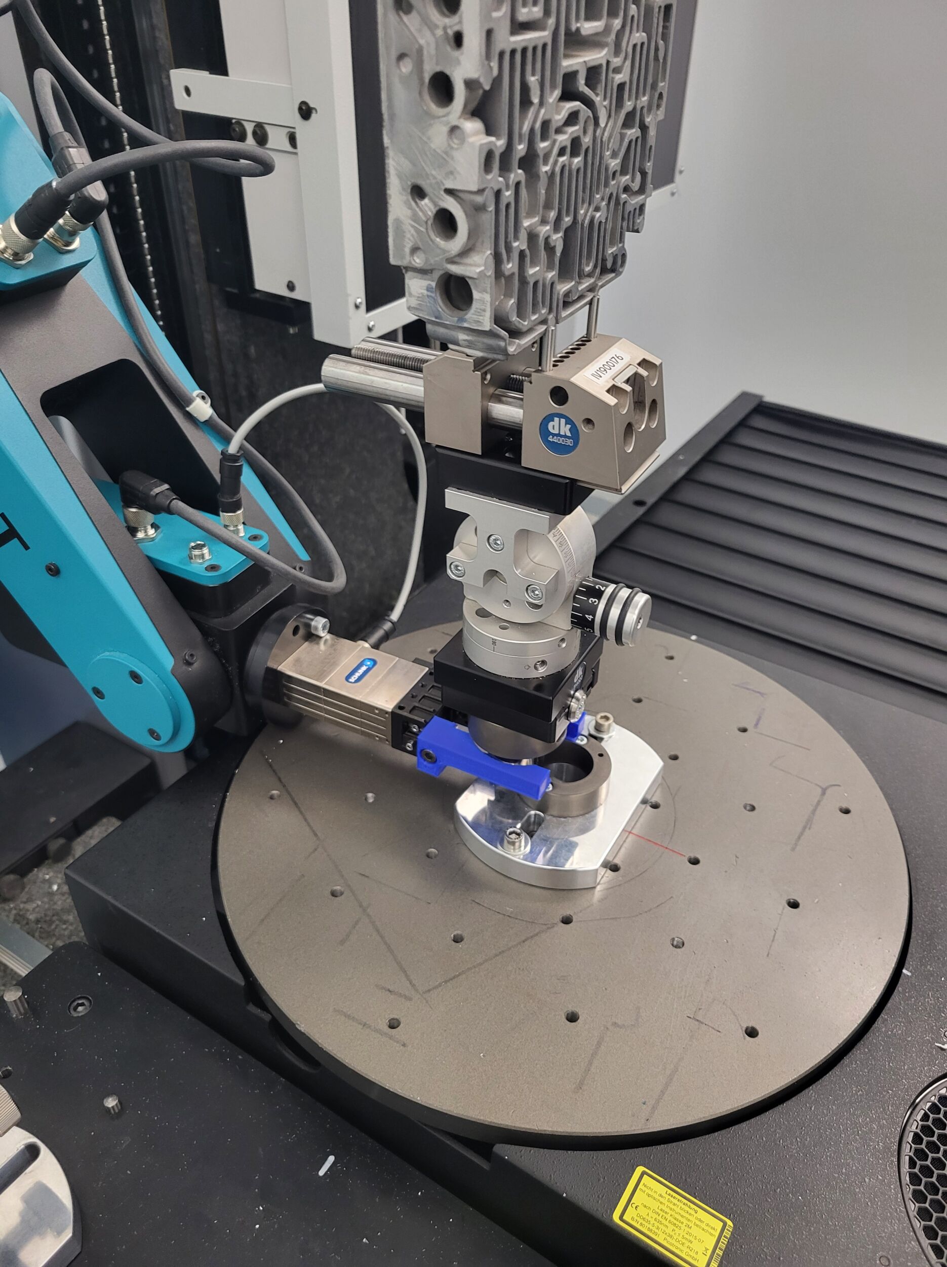 Die Schnellwechselschnittstelle SWA40 ist mit allen gängigen Messmaschinen/-technologien einsetzbar und auch für weniger präzise Industrieroboter geeignet.