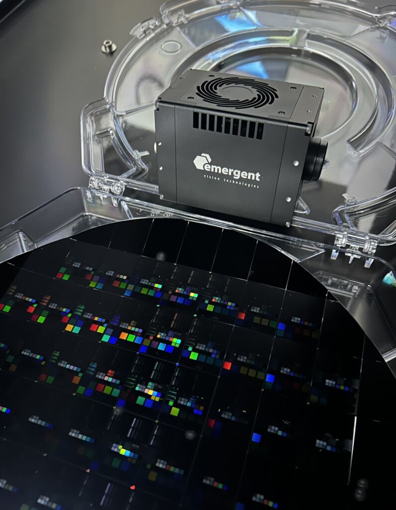Bild 1 | Mit einer 100GigE Kamera von Emergent erfassen Forscher*innen des ARCNL dank der digitalen holografischen Mikroskopie (DHM) Phasenschwankungen, die durch mechanische Vibrationen verursacht werden.