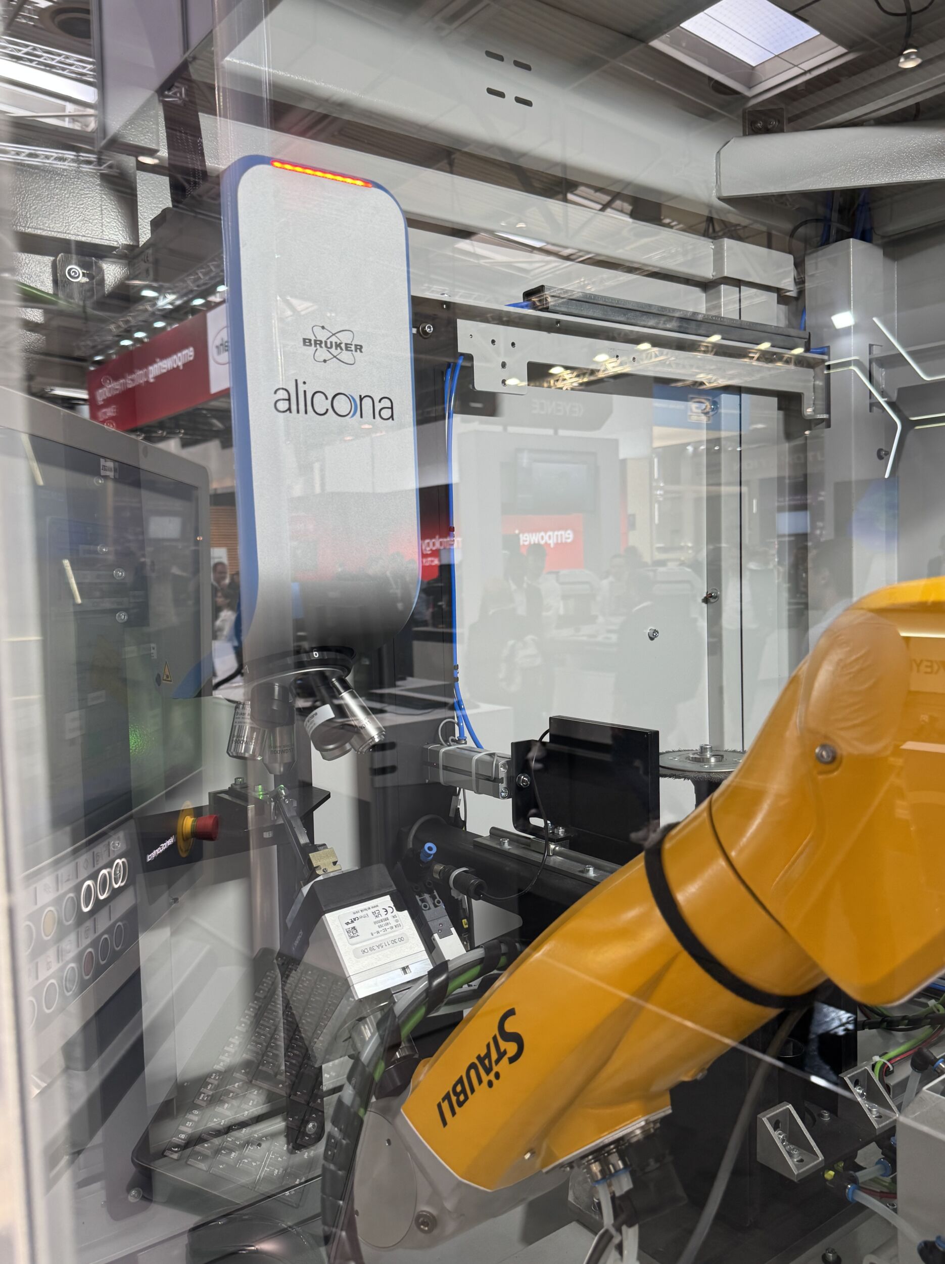 Auf der EMO feierte der SensorX von Bruker Alicona Premiere. Der OEM-fähige inline 3D-Messsensor basiert auf der Advanced Focus-Variation-Technologie.