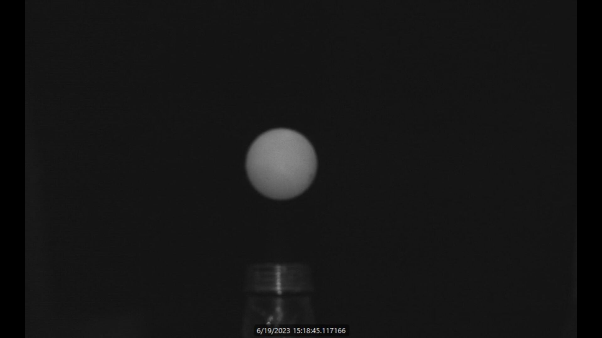 Gleichzeitige Erfassung und Zusammenführung von sichtbaren und infraroten Bilddaten dank einer integrierten Bildgebungsarchitektur, die Ereignisse mit einer Geschwindigkeit von bis zu 1.004fps im Vollbildmodus aufzeichnen kann.