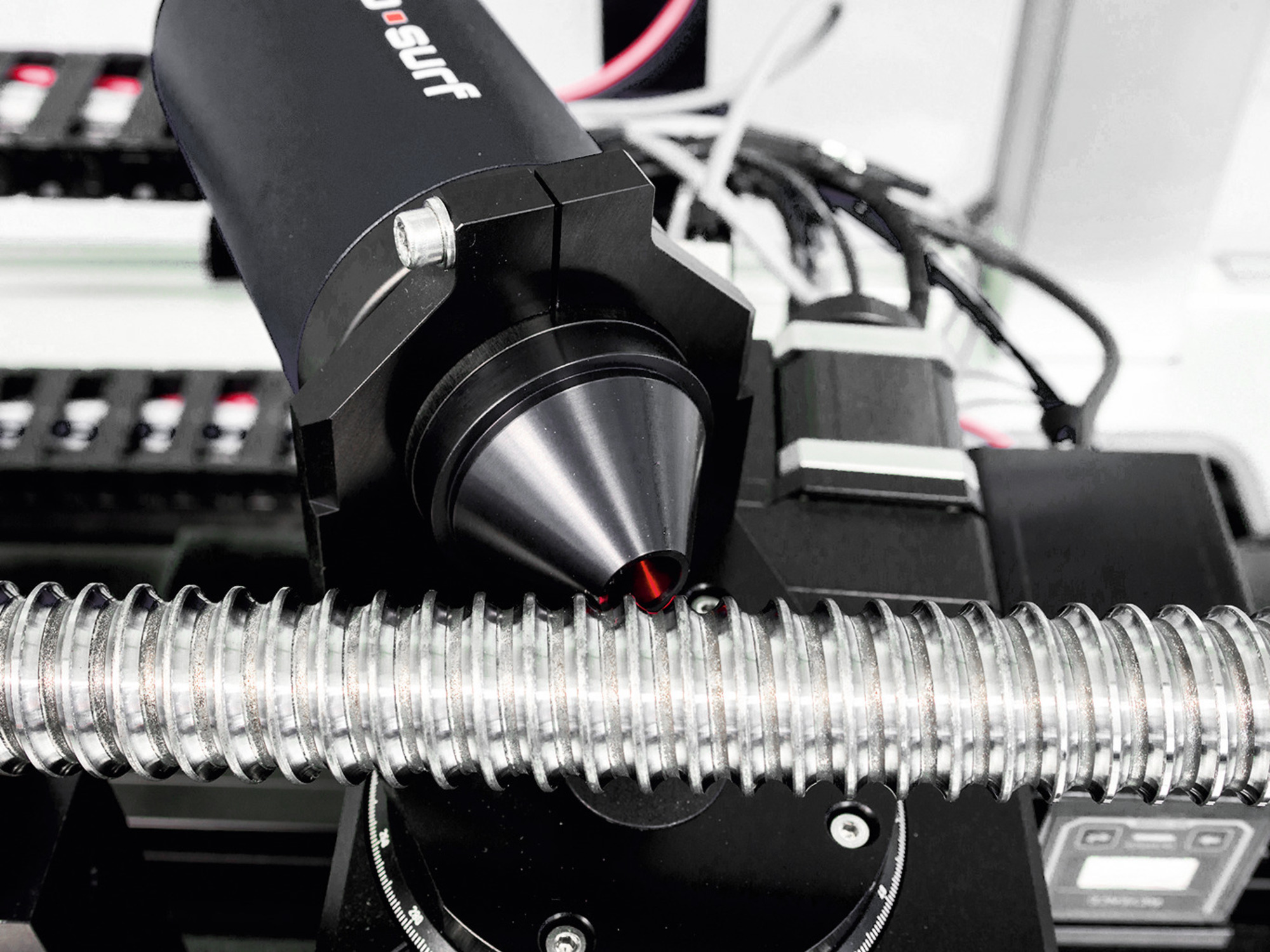 Mit der Implementierung des OptoSurf-Portfolios an Streulichtsensoren erschließt sich Mahr neue Möglichkeiten auf dem Gebiet der Tribologie.