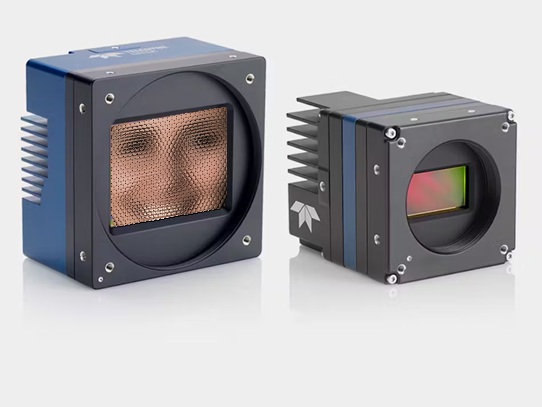 Bild 3 | Durch das Raytrix-Mikrolinsenarray auf dem Bildsensor entstehen viele tausend kleine Teilbilder mit leicht versetzten Blickwinkeln.