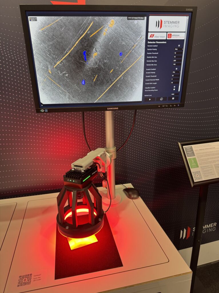 Stemmer Imaging zeigte am Stand sowohl die Open Smart Camera Alecs von Allied Vision, als auch die intelligente Gocator 2D Kamera von LMI Technologies.