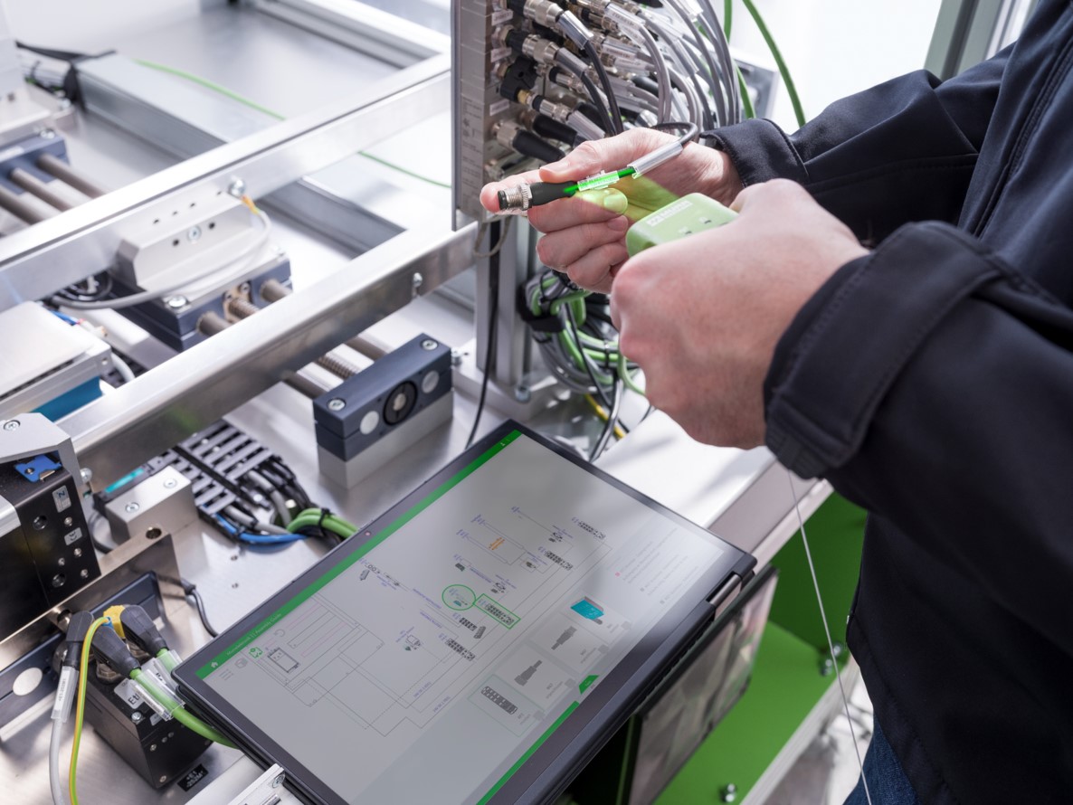 Durch das Scannen der Komponente identifiziert uKonn-X den Einbauort und Steckplatz.