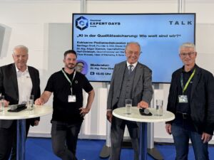 Zur Diskussion mit Moderator Peter Ebert trafen sich (v.l.n.r.) Dr.-Ing. Edgar Dietrich, Santiago Droll, Dr. Ralf Christoph und Titus Krauss.
