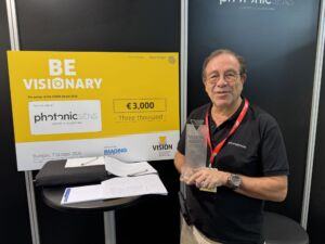 Jorge Blasco, CEO PhotonicSens, die dieses Jahr den Vision Award für ihre 3D-Kamera gewonnen haben.