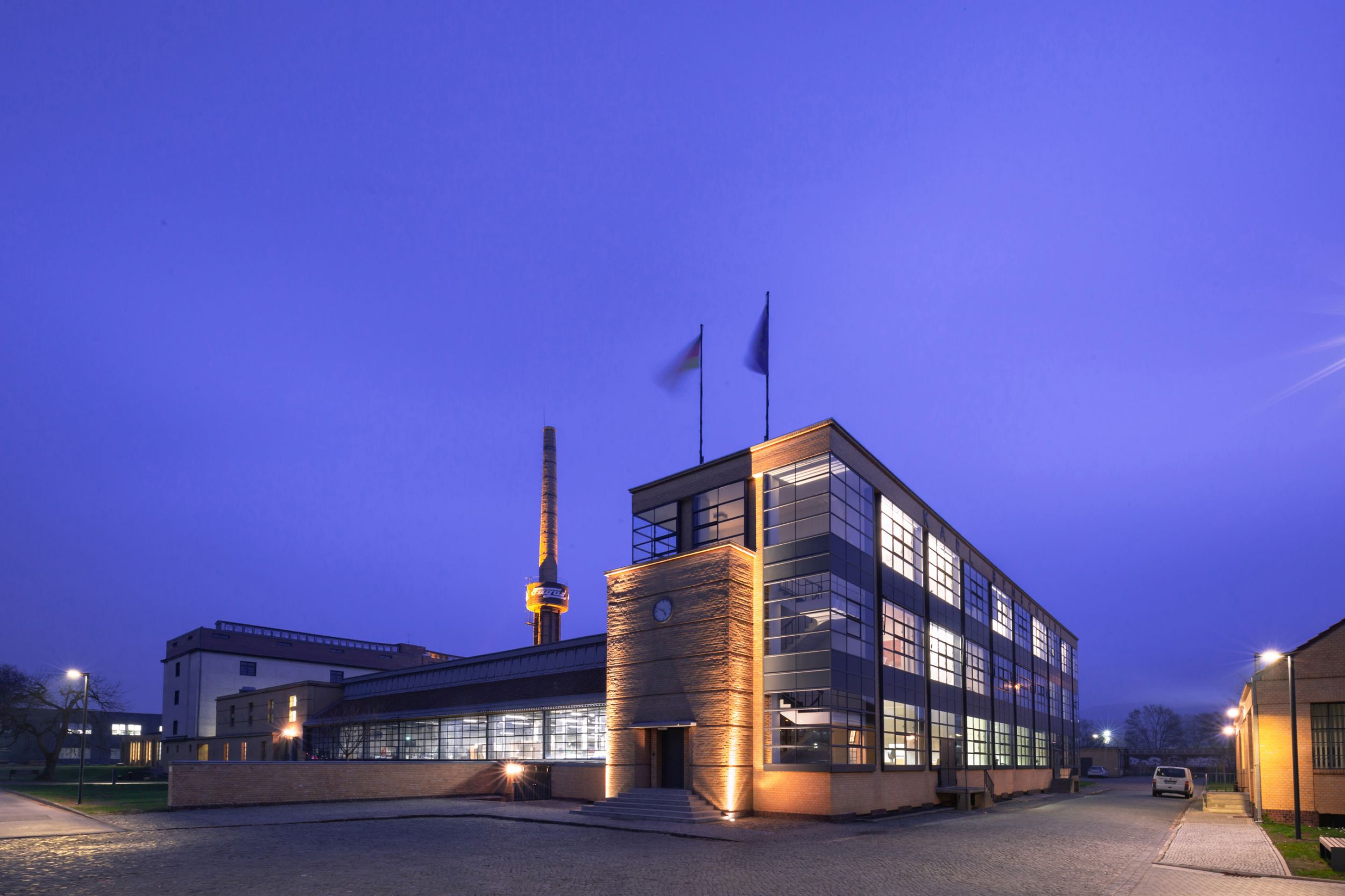 Deutsche Lichtmiete versorgt Weltkulturerbe Fagus-Werk 250895