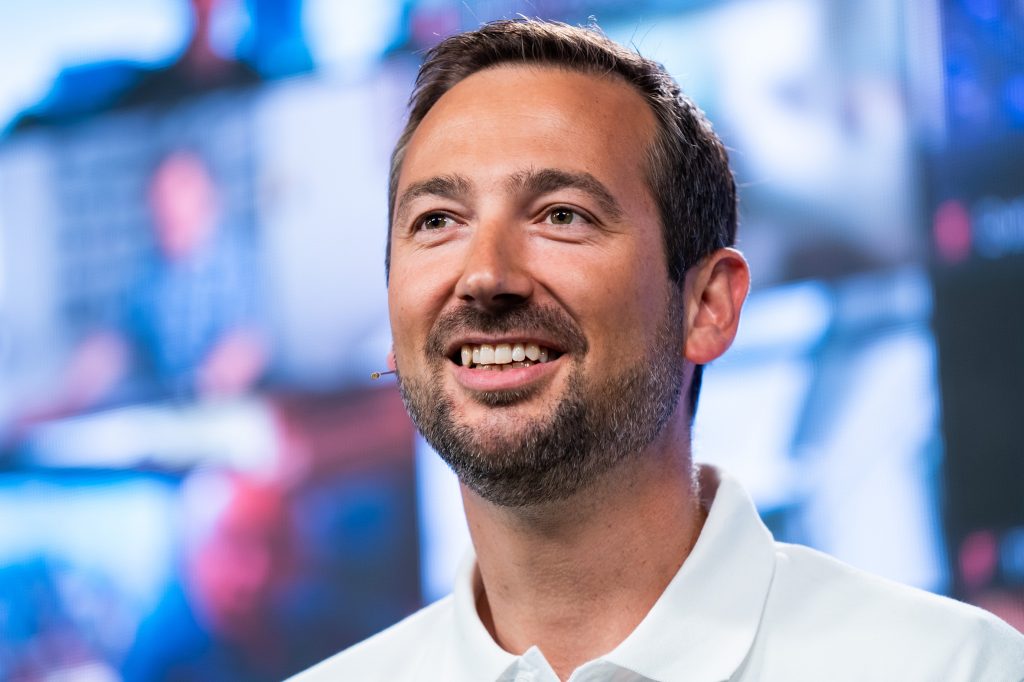 Vertrieb und Marketing wird Dominik Marte geschäftsführend leiten. Er war vor drei Jahren von Hans Grohe zu Gira gewechselte und seitdem sehr als Vertriebsleiter tätig. (Bild: Gira Giersiepen GmbH & Co. KG) Vertrieb und Marketing wird Dominik Marte geschäftsführend leiten. Er war vor drei Jahren von Hans Grohe zu Gira gewechselte und seitdem sehr als Vertriebsleiter tätig. (Bild: Gira Giersiepen GmbH & Co. KG)