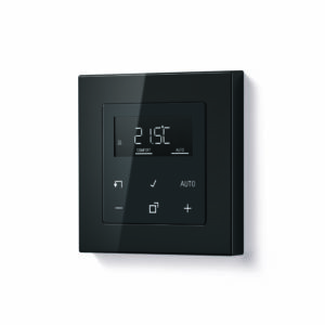 Das Jung-Home-Portfolio beinhaltet auch ein Raumthermostat-Display, das per Bluetooth vernetzbar ist.