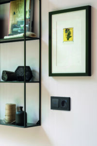 Jung Home ist modular und verwendet die vorhandene, konventionelle Elektroinstallation.