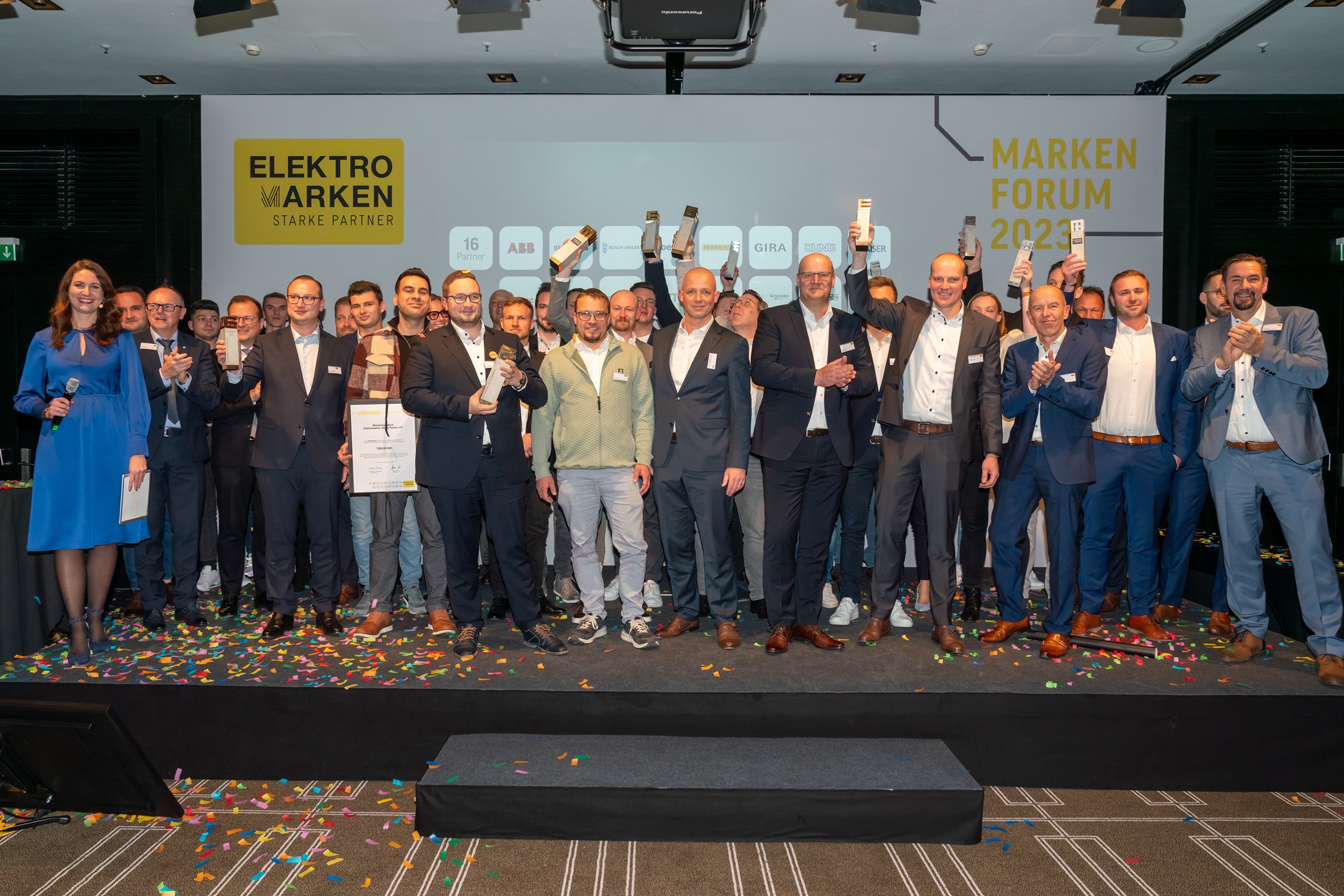Strahlende Gewinner: Die Elmar-Preistr&auml;ger und Meisterstipendiaten 2023