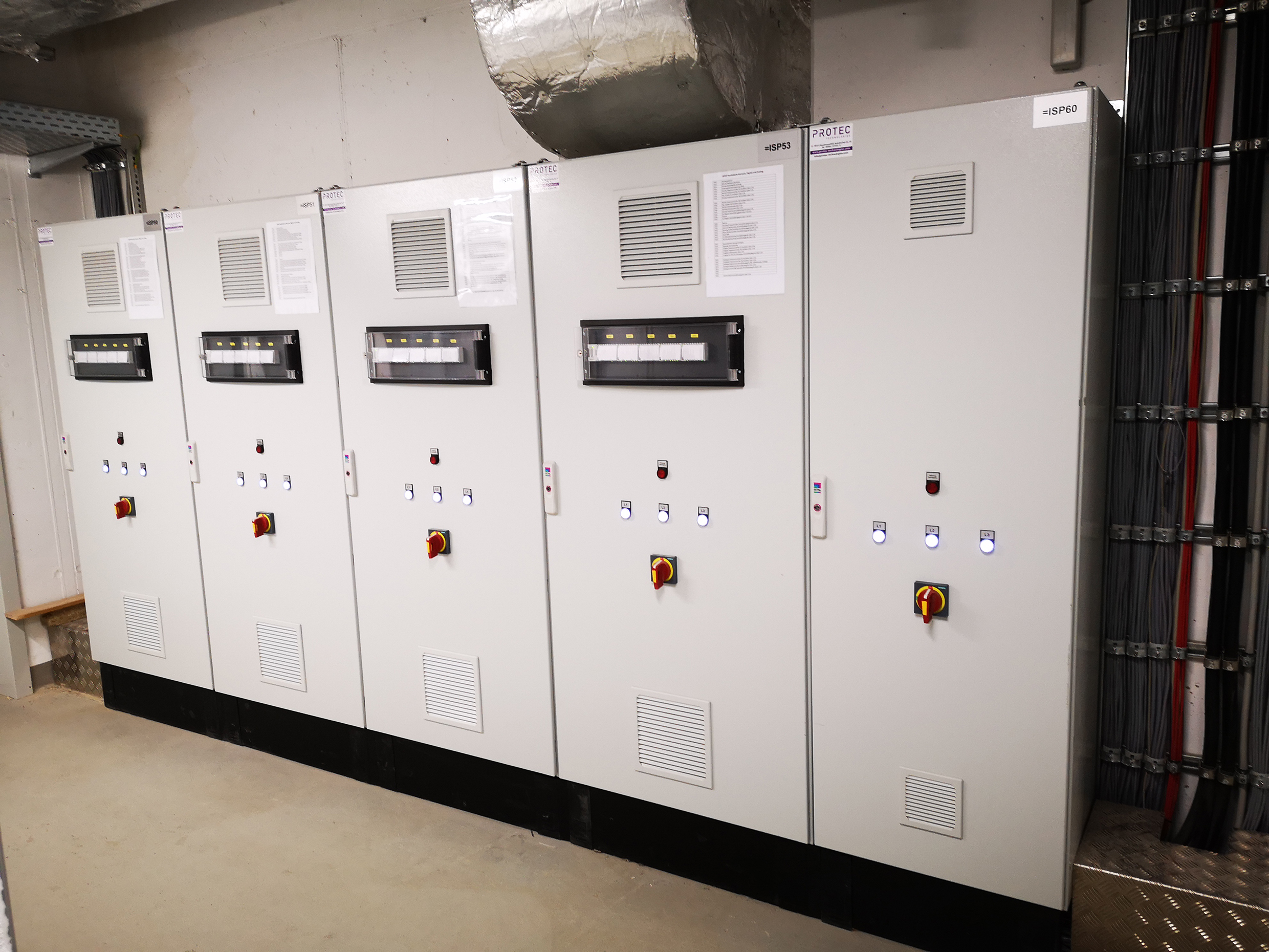 Ein Schlüssel zu mehr Effizienz in der Planung Beim Schaltschrankbau arbeitet Protec Technologies mit zwei Zulieferunternehmen zusammen. Diese erhalten direkt aus Eplan Electric P8 alle notwendigen Daten.