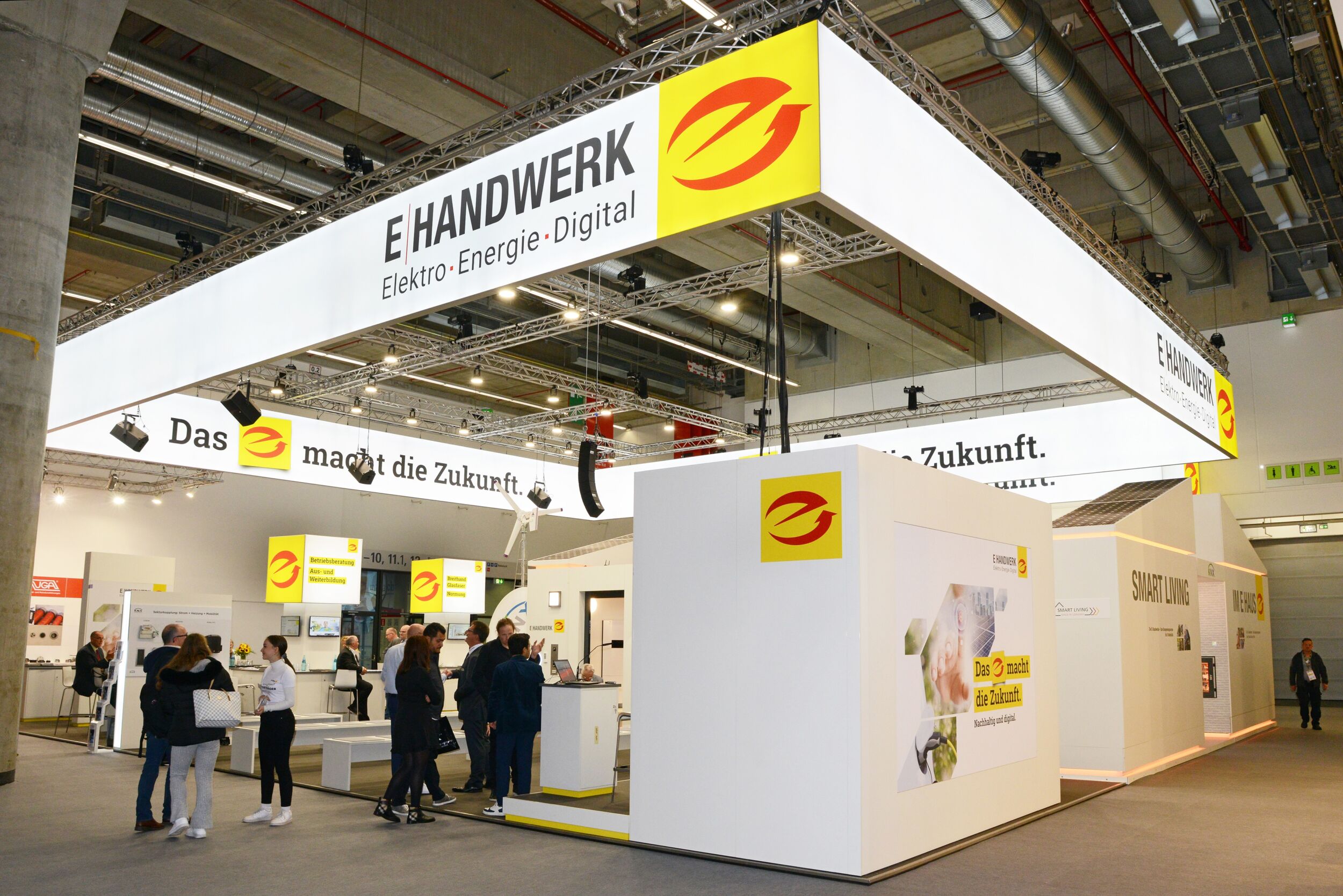 War schon von Weitem zu erkennen: der Gemeinschaftsstand der E-Handwerke.