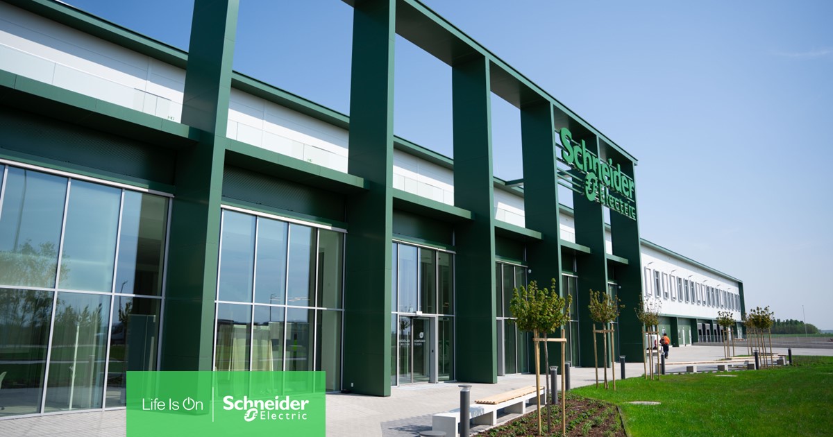 Schneider Electric eröffnet neue Smart Factory in Ungarn