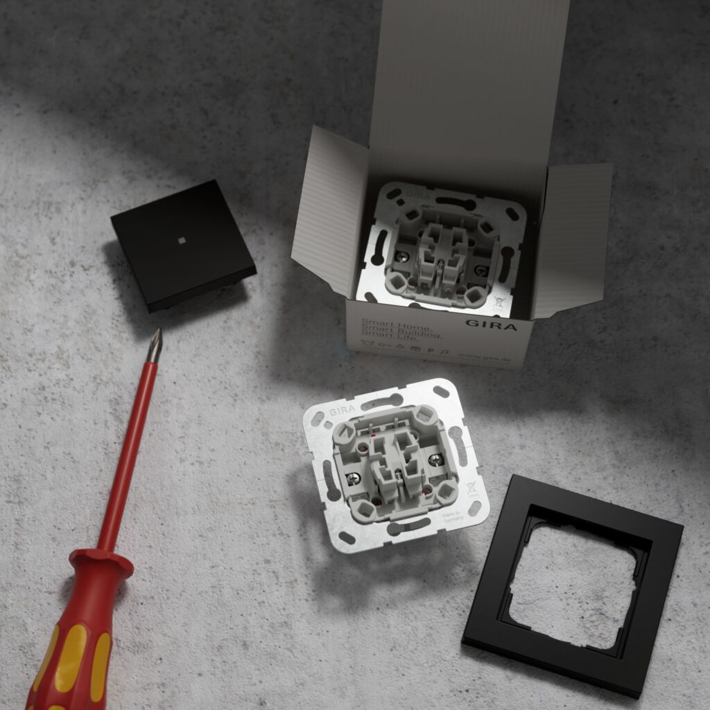 Gira hat nicht nur sein komplettes Schalterprogramm umgestellt, sondern auch eine neue Schalterstraße in Betrieb genommen. Gefertigt werden hier die Unterputzgeräte für die verschiedenen Gira Schalterprogramme, abgebildet ist die Serie Gira E2.