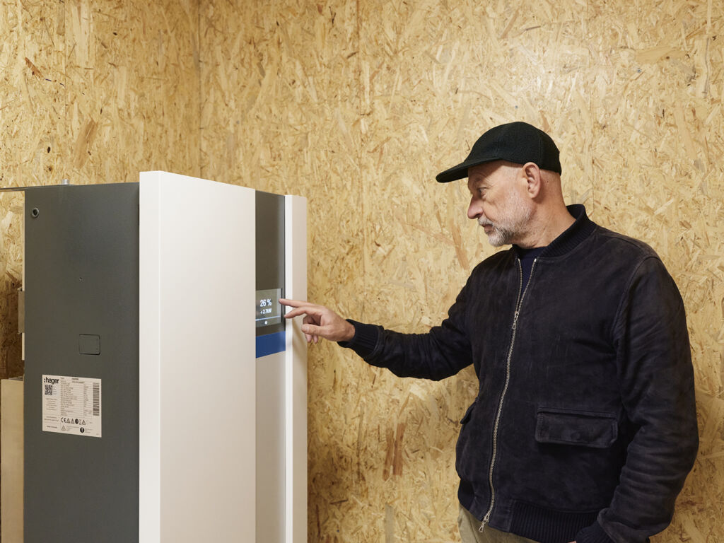 Sascha Arnold speichert PV-Energie mit dem Energiespeicher Flow.