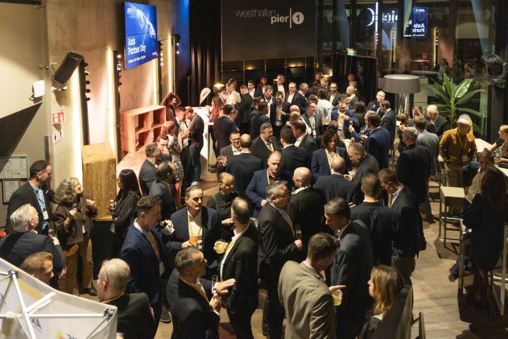 Der Axis Partnertag 2024 bot nicht nur nur spannende Keynotes und eine Podiumsdiskussion, sondern auch viel Gelegenheit zum Networking.