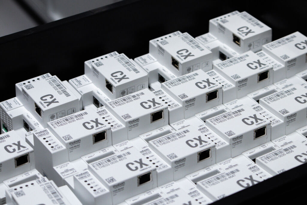 &shy; Theben hat die Produktionskapazit&auml;ten der Smart Meter Gateways deutlich ausgebaut. 

