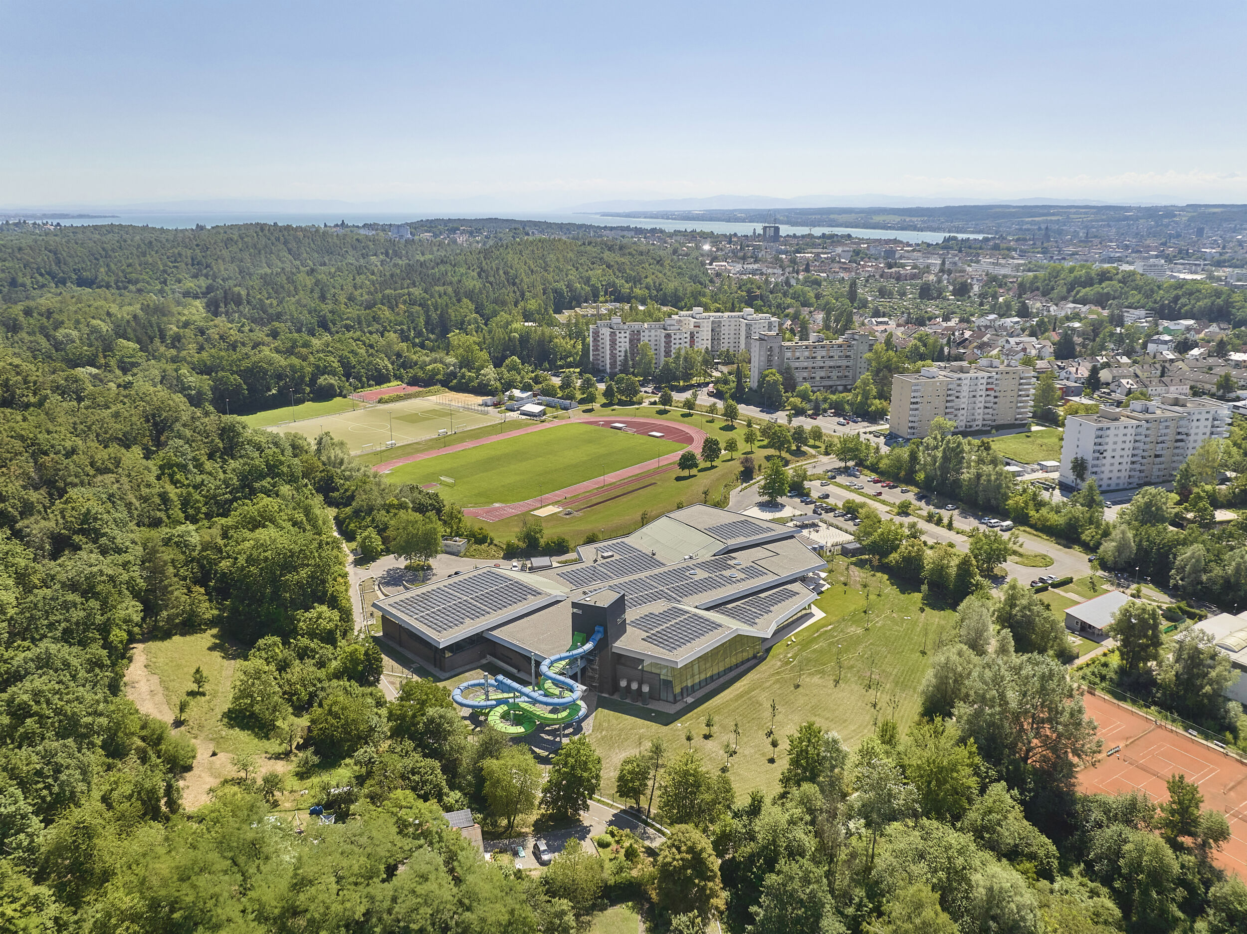 Schwaketenbad Konstanz: Steht nicht nur für Sport, Rutschen und Spaß, sondern übernimmt auch eine Vorreiterrolle in Punkto Nachhaltigkeit, u.a. durch ein digitales Energiemanagement.