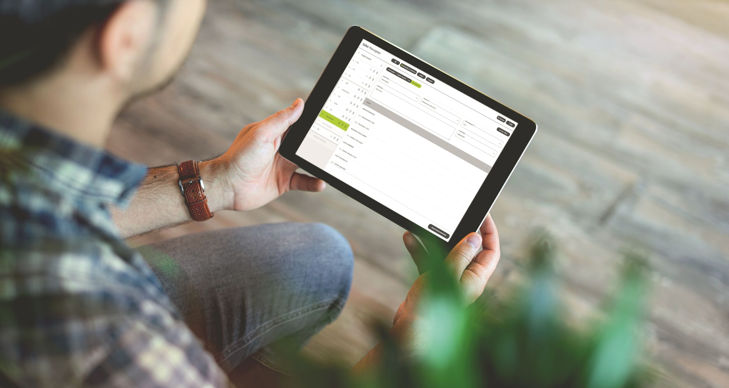 Mit den Gira Planungs-Assistenten können Elektrofachhandwerker und -handwerkerinnen Projekte anlegen und planen. Die Assistenten dienen als Schnittstelle zu weiteren Services des Entwicklers.
