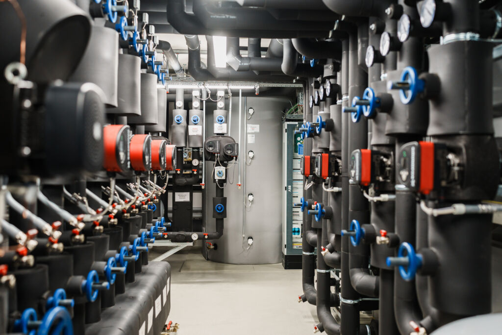 Herzstück der von ABB konzipierten Energieeffizienzplattform ist die gleichfalls KNX-basierte
Automatisierungslösung ABB ClimaECO.