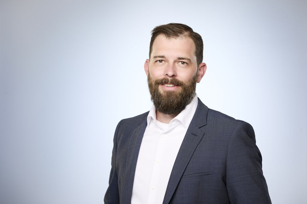 Ob Office, Industrie oder öffentliche Außenbeleuchtung: Lichtmanagement wird immer wichtiger und selbstverständlicher.
Sebastian Ludwig, Leiter
Competence Center Lichtmanagement
bei Trilux