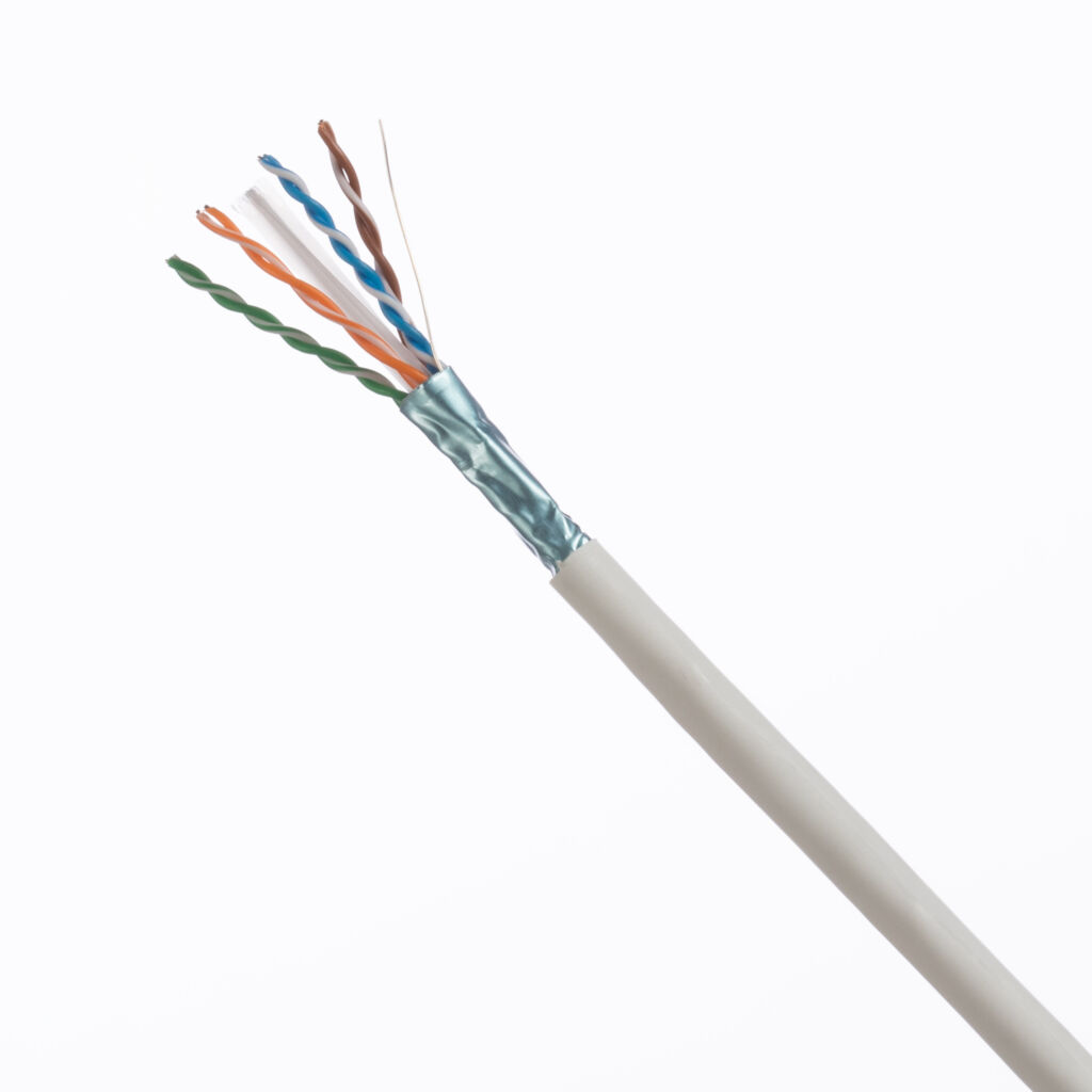 Die neuen, performance-optimierten geschirmten Keystone LSZH (Low Smoke Zero Halogen) 24 AWG Netzwerkkabel und 26 AWG Patchkabel von Panduit.
