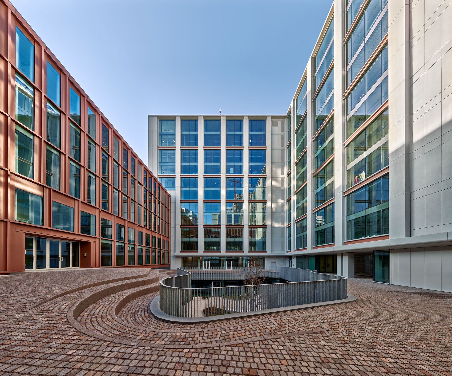 Mailänder Altbau wird smartes, effizientes Geschäftsgebäude