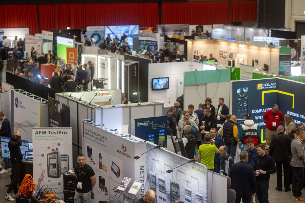 Die Energieimpuls Regionalmesse Mitte des Elektrogroßhandels FEGA & Schmitt in der Esperantohalle in Fulda.