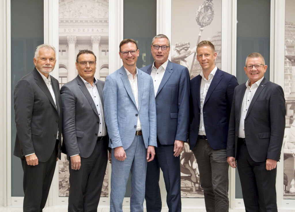 vlnr: Thomas R&ouml;der, Mario Richter, Rainer Rommel (Vorsitz),
Andreas Maashofer, Philipp Naumann, Klaus Triefenbach
