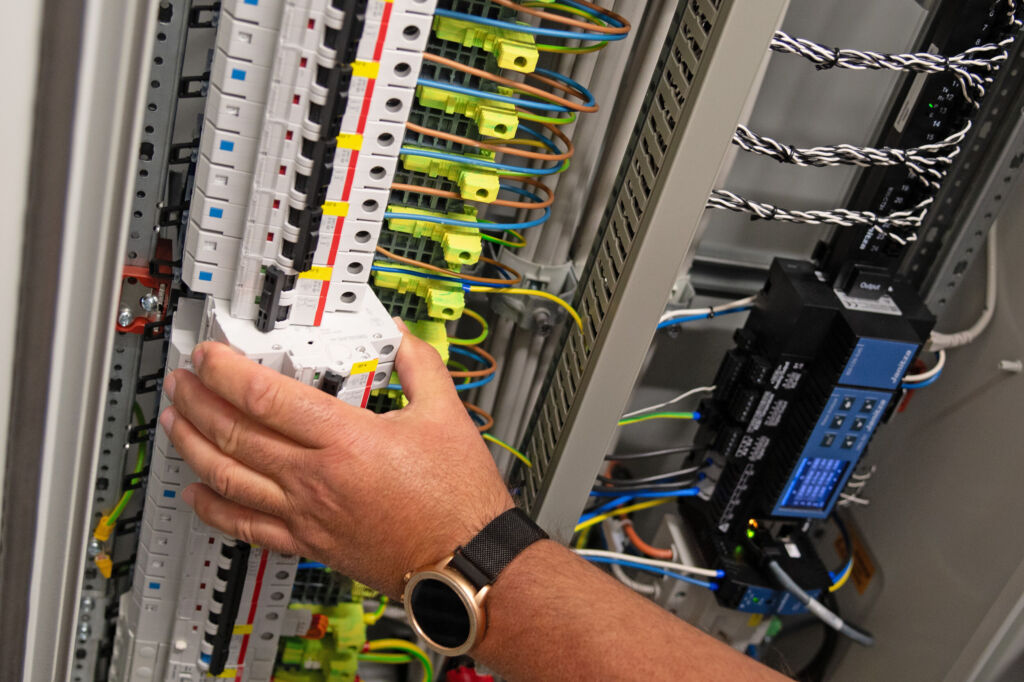 Die Automaten lassen sich ohne Werkzeug mit einem Handgriff wechseln.