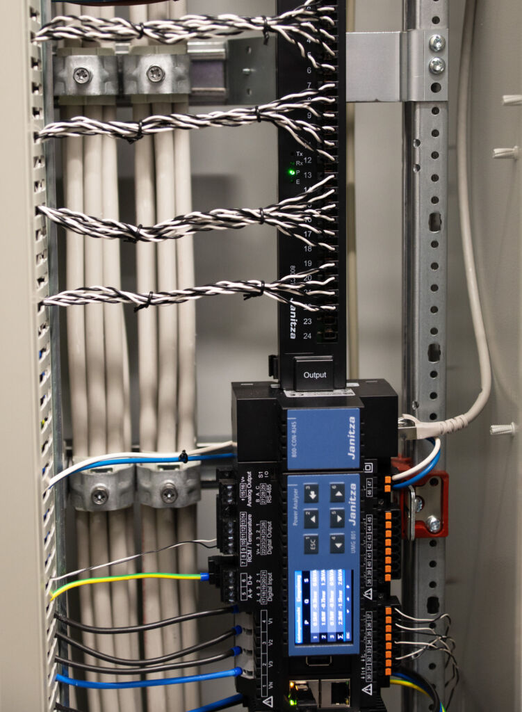 Die Netzanalysatoren UMG 801 k&ouml;nnen mit Strommessmodulen 800-CT24 einfach und kosteng&uuml;nstig erweitert werden.