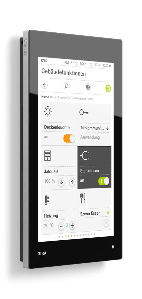 Zur Visualisierung und Bedienung der smarten Geb&auml;udefunktionen sind Gira G1 Multitouch-Displays verbaut.